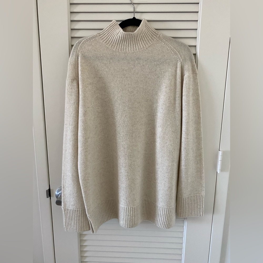 Never Worn Vince Cashmere! Size M